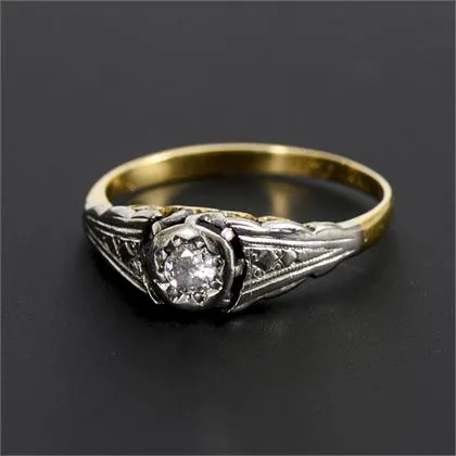 Art Deco diamond solitaire