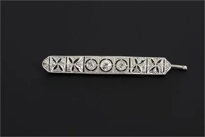 Art Deco brooch with old-cut diamonds