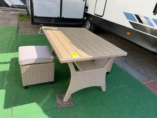 Zitset met tafel