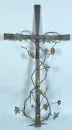 Croix de chemin – fer forgé, avec corpus du Christ, pampres, raisins et épis de blé, H= 166 cm, L= 90 cm, 2e moitié 20e s.;