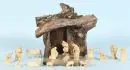 Crèche de Noël – bois/écorce, 26 x 29 x 17 cm, avec 16 figurines en bois, H= 2-7,5 cm