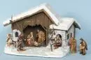 Crèche de Noël – bois/papier mâché, partiellement peint en blanc, 31 x 53 x 43 cm, avec 8 figures en bois peintes