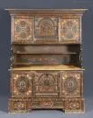 Buffet à superstructure – réalisé à partir de deux coffres sud-tyroliens transformés, bois résineux, peint, socle emboîté, 2 portes en bas et en haut, rangement central, corniche profilée, daté 1793/96, 203 x 162 x 67 cm, traces d'usage