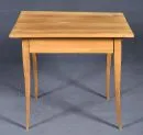 Table d'appoint – merisier, 4 hauts pieds coniques, 1 tiroir, 74 x 82 x 66 cm, 19e s.