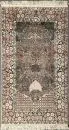 Gebets-Ghoum, Kashmir, 79 x 139 cm – Kunstseide, rotgrundig, florale- und Vogelmotive, dunkelblaue Hauptbordüre;