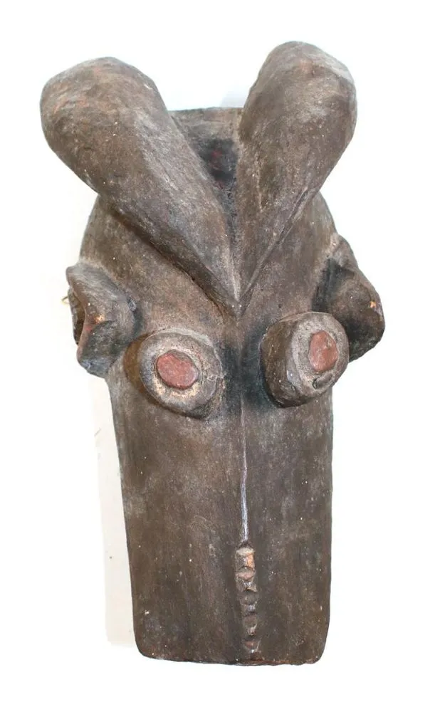 Mammbila – Kamerun, zoomorphe Tiermaske mit gebogenen Hörnern