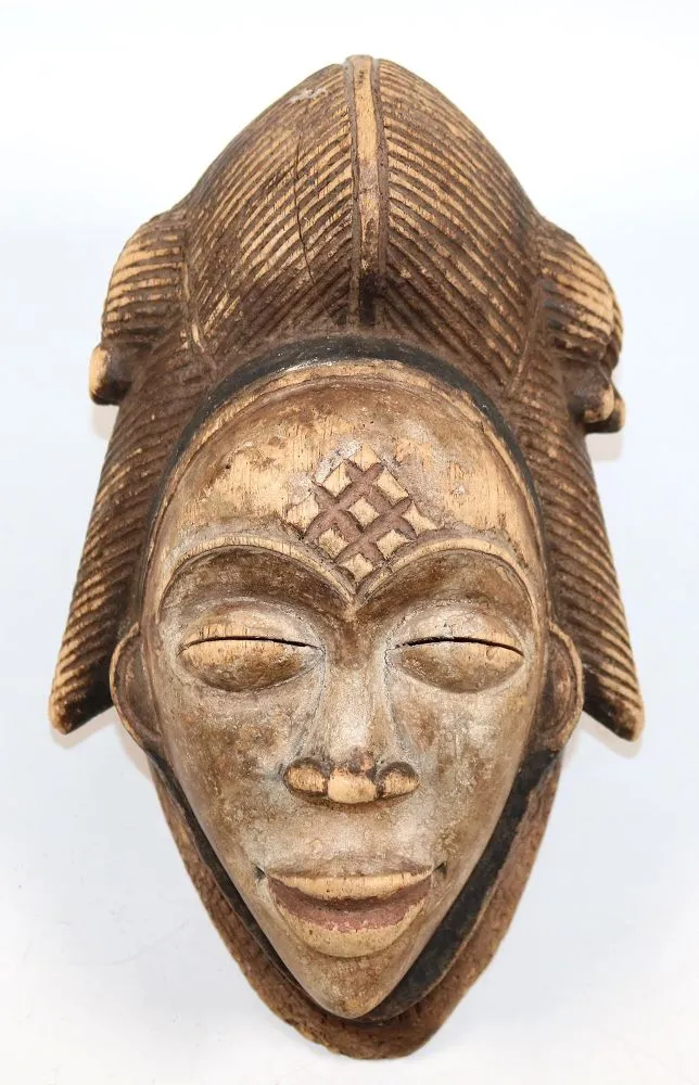 Punu Gabun – Maske der Punu Gabun mit typischer Kammfrisur