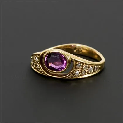 Bague avec pierre rouge, probablement rubis