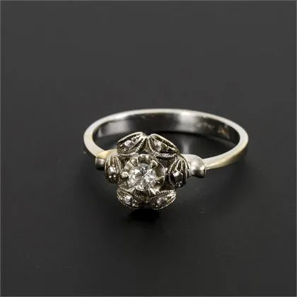 Bague florale de style historicisant