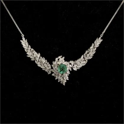 Collier émeraude de grande qualité
