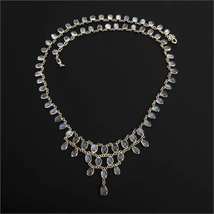 Collier avec pierres de lune