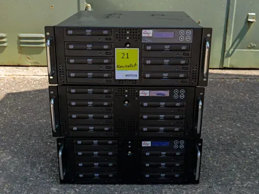 BurnBox Rack 1:7 DVD copier with HDD