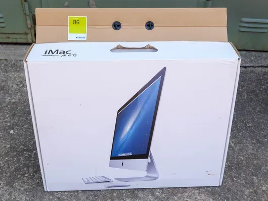 Apple iMac 27 inch 16 GB 3.4 GHz Intel Core i7 keyboard mouse