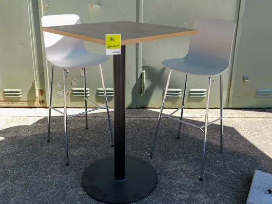 1 x Tisch hoch, 2 Barhocker / Stühle hoch - Vitra