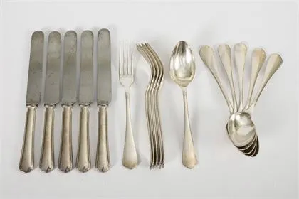 Set di posate argentate. Christofle, Parigi
