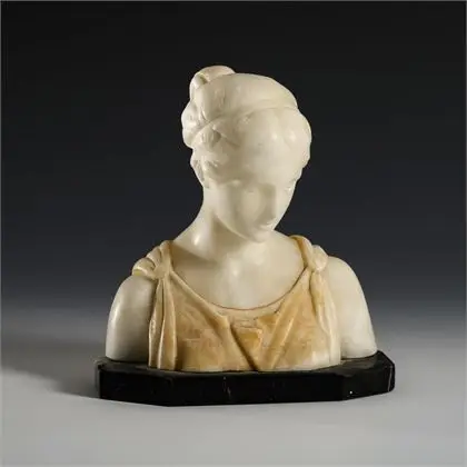 Petit buste antiquisant d'une jeune femme