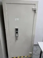 1 trezor s číselným zámkem