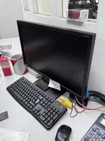 1 moniteur TFT grand écran Samsung