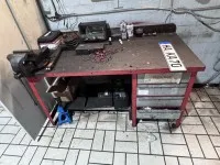 1 workbench with vice and various small parts