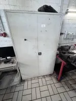 1 metal tool cabinet with various special tools