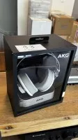 1 casque AKG K701 (sangle en cuir endommagée)