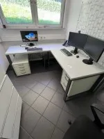 1 Winkelkombination mit Aktenrollcontainer