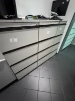 3 hangmappenkasten, 4 laden