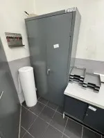 1 Metallwerkzeugschrank