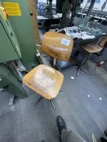1 Arbeitsdrehstuhl