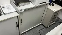1 Aktenquerrollladenschrank - Abholung nach Freigabe −