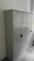 2 metalen archiefkasten