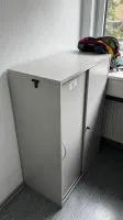 1 Aktenschiebetürenschrank - Abholung nach Freigabe −
