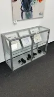 1 vitrine
