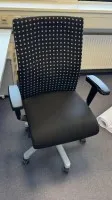 1 Drehstuhl mit Armlehnen