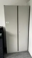 1 armoire de bureau