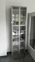 1 vitrine
