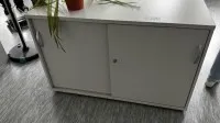 1 îlot de bureaux composé de 2 combinaisons d'angle,