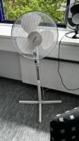 1 stojanový ventilátor