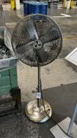 1 stojanový ventilátor