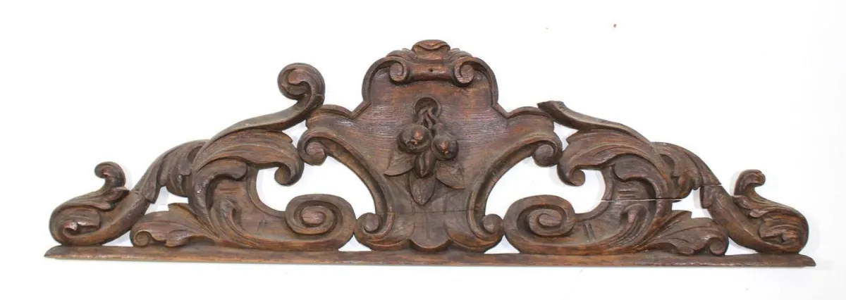 Suppraporte 18./19.Jh. – Holz geschnitzt mit Akkanthusblatt u