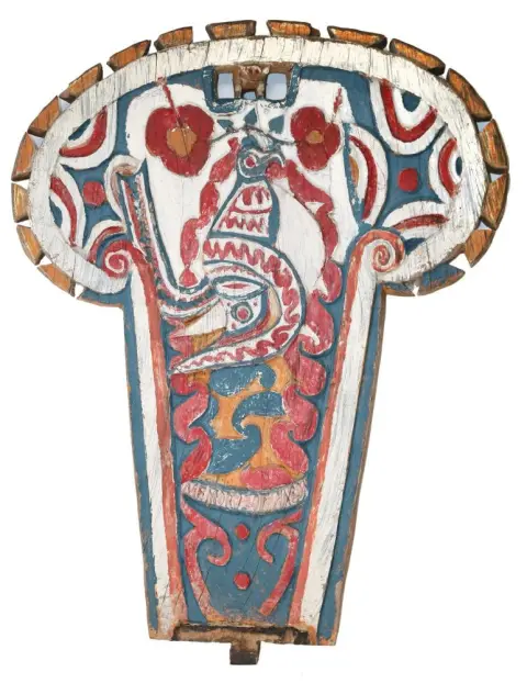 Lagim boat shield – Massim Trobriand Islands, Papua New Guinea