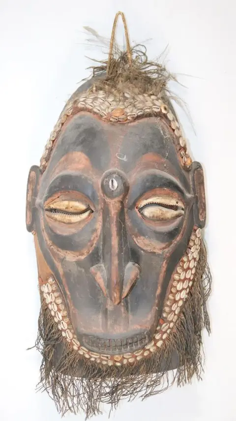 Papua-Nowa Gwinea. Duża maska taneczna