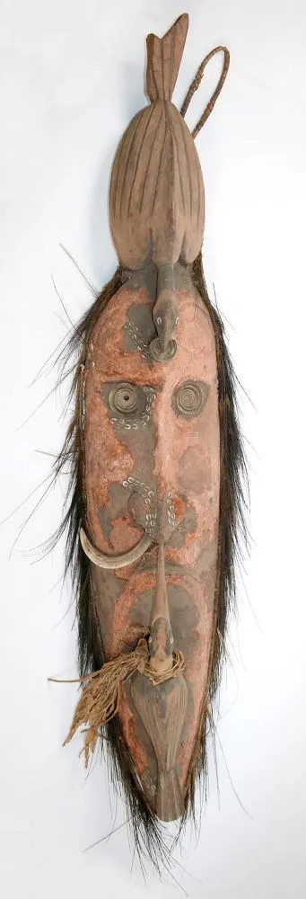 Papua Neuguinea – Holzmaske mit Bastbesatz u
