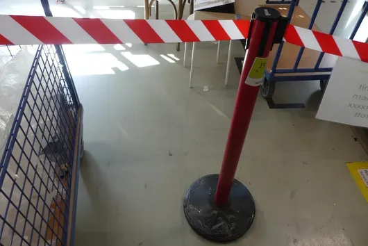 3x Barrier posts