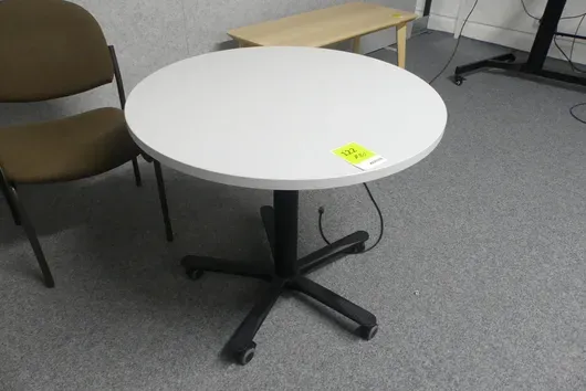 Beistelltisch höhenverstellbar