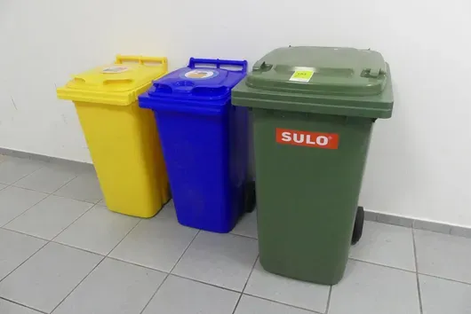 3x Segregatory odpadów