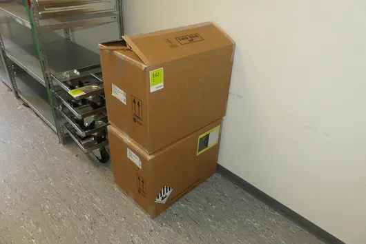 2x Karton z zawartością