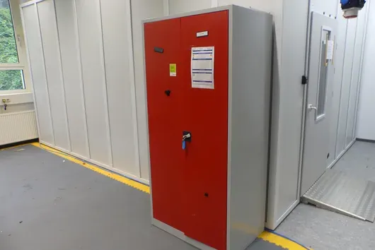 Metallschrank - ohne Inhalt