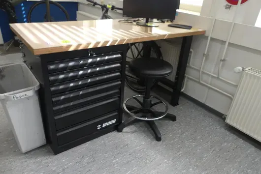 UNIOR Workbench, equipped, with stool