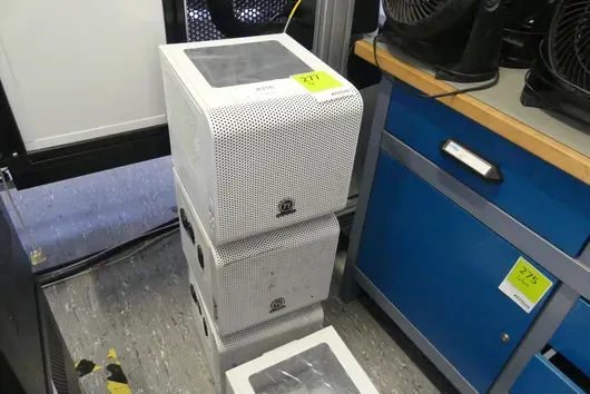 3x Thermaltake Core V1 PC case